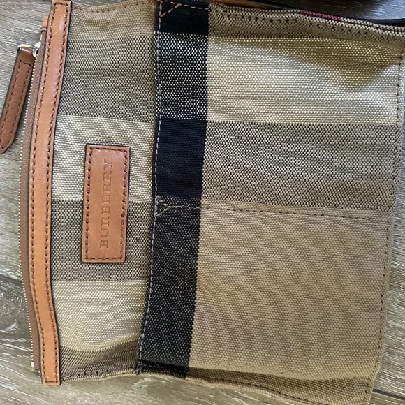 JUST REDUCED. Burberry canvas bag with inside pouch - Picture 7 of 13